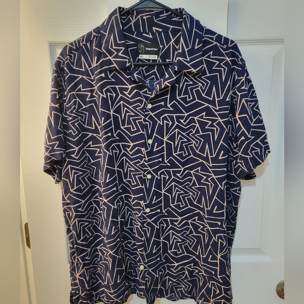 Mens XL Short Sleeve Button Down - Geometric